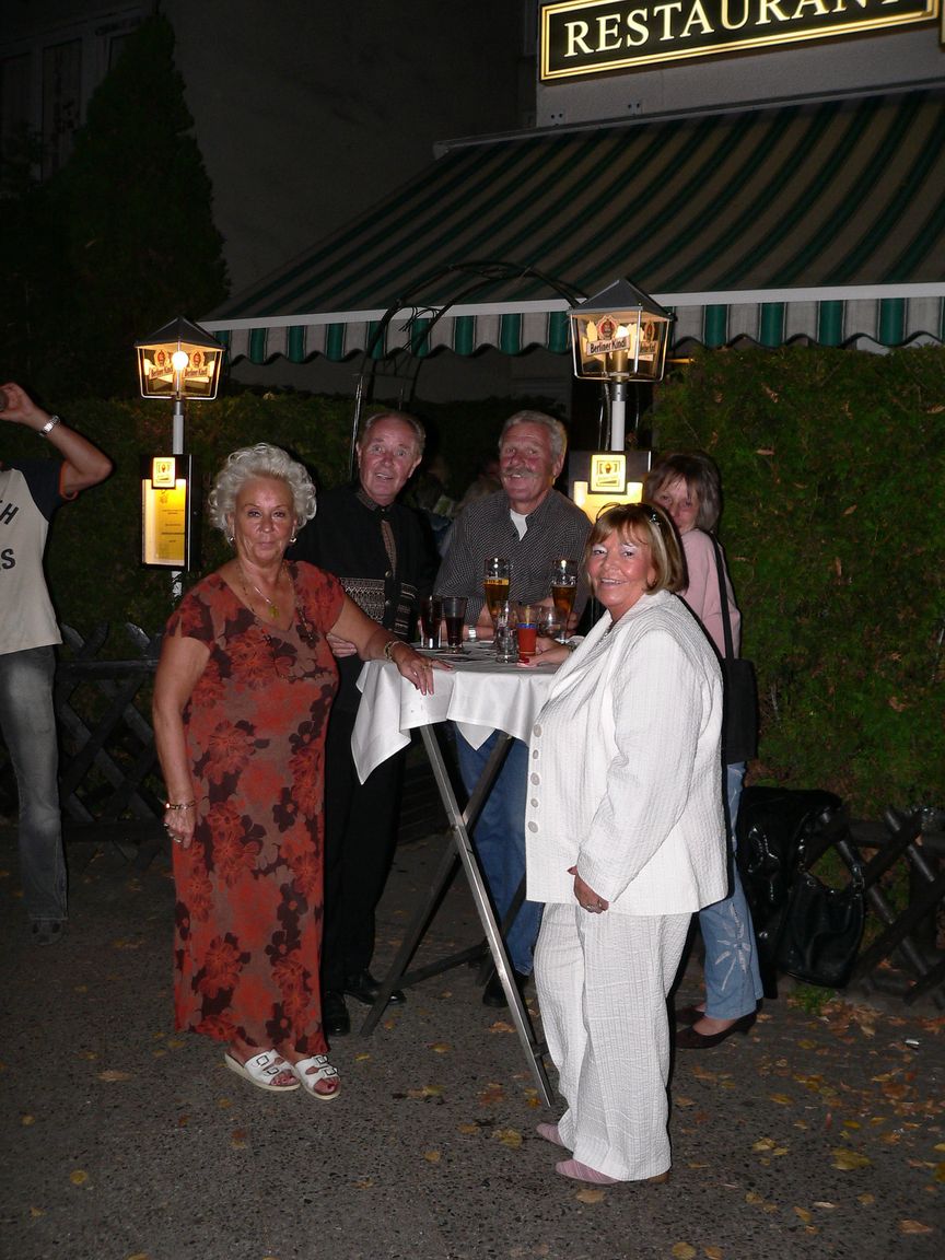 Spatz_40_Jahre_2006_09_30_204919_P1050443.jpg