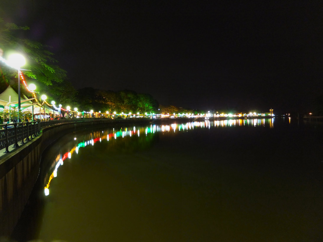 1104_20121115_205216_Malaysia_DSCF2047